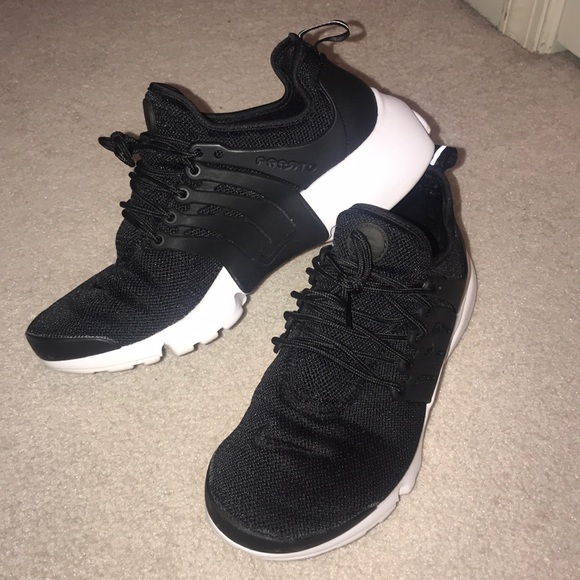 Nike Shoes - Nike Women’s Air Presto Style